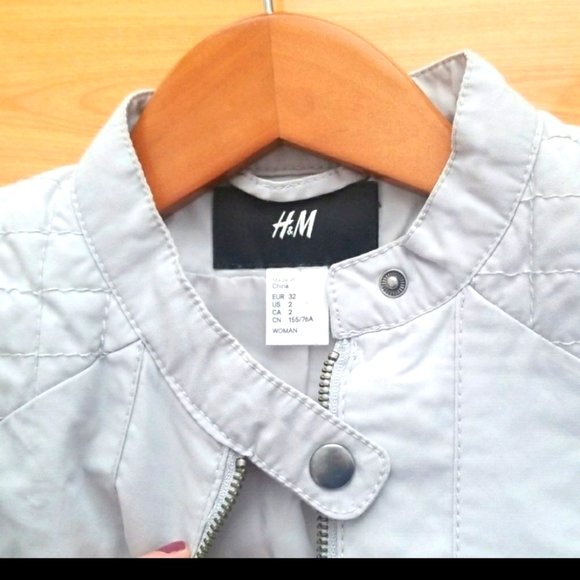 H&M Blue jacket sz 2 perfect condition - Picture 3 of 3